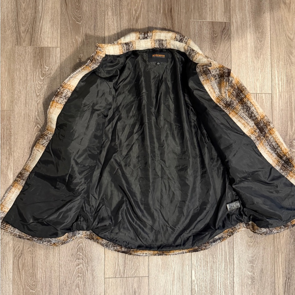Plaid Button-Up Jacket - Picture 3 of 4